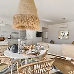 아파트 57 Bee Marina - Boutique Hideaway With Pool