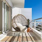 57 Bee Marina - Boutique Hideaway With Pool 라고스