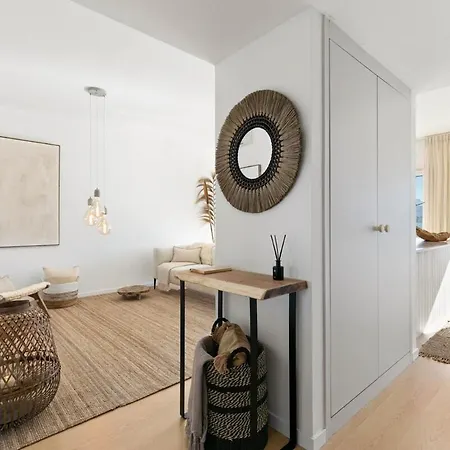 57 Bee Marina - Boutique Hideaway With Pool Lägenhet