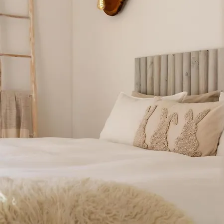 Appartement 57 Bee Marina - Boutique Hideaway With Pool *