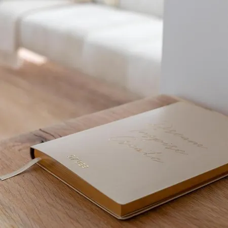 57 Bee Marina - Boutique Hideaway With Pool Appartement *