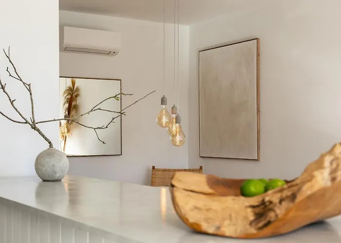 57 Bee Marina - Boutique Hideaway With Pool * Lagos