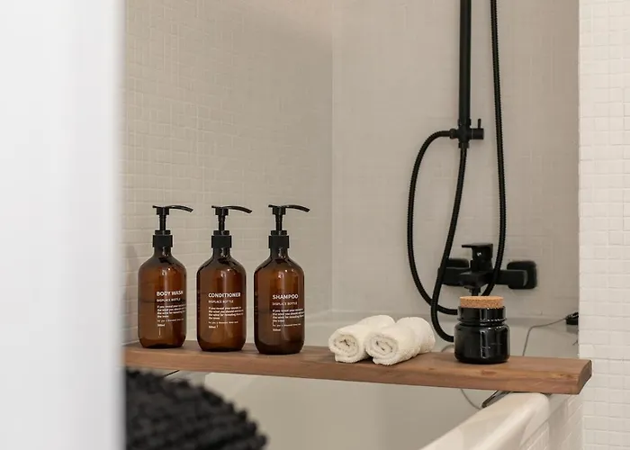 57 Bee Marina - Boutique Hideaway With Pool Apartment Lagos