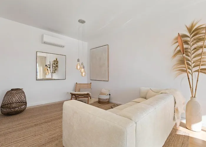 Апартаменты 57 Bee Marina - Boutique Hideaway With Pool *