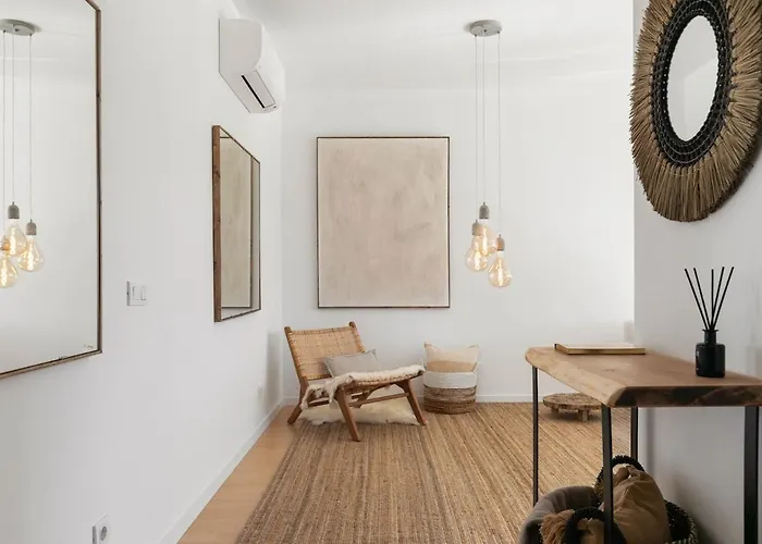 57 Bee Marina - Boutique Hideaway With Pool Апартаменты *